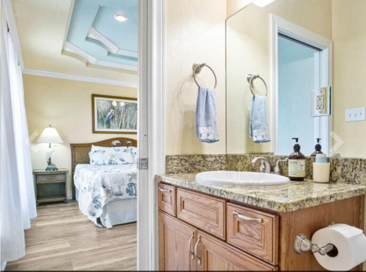 Fancy Nancy 2 Min Walk To Beach, Lyft, Pet-friendly *