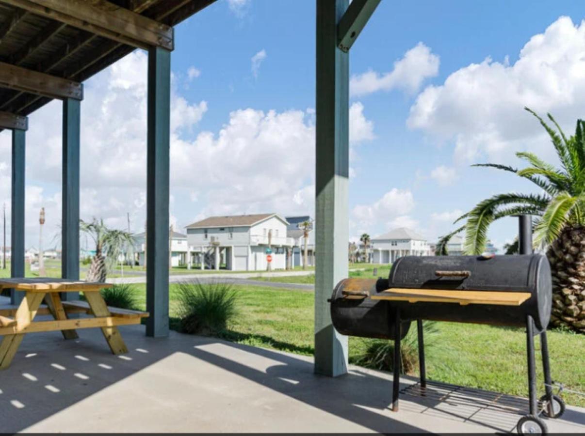 Fancy Nancy 2 Min Walk To Beach, Lyft, Pet-friendly Holiday home Bolivar Peninsula