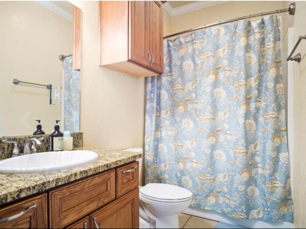 Fancy Nancy 2 Min Walk To Beach, Lyft, Pet-friendly