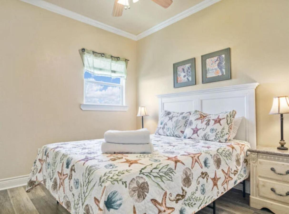Fancy Nancy 2 Min Walk To Beach, Lyft, Pet-friendly