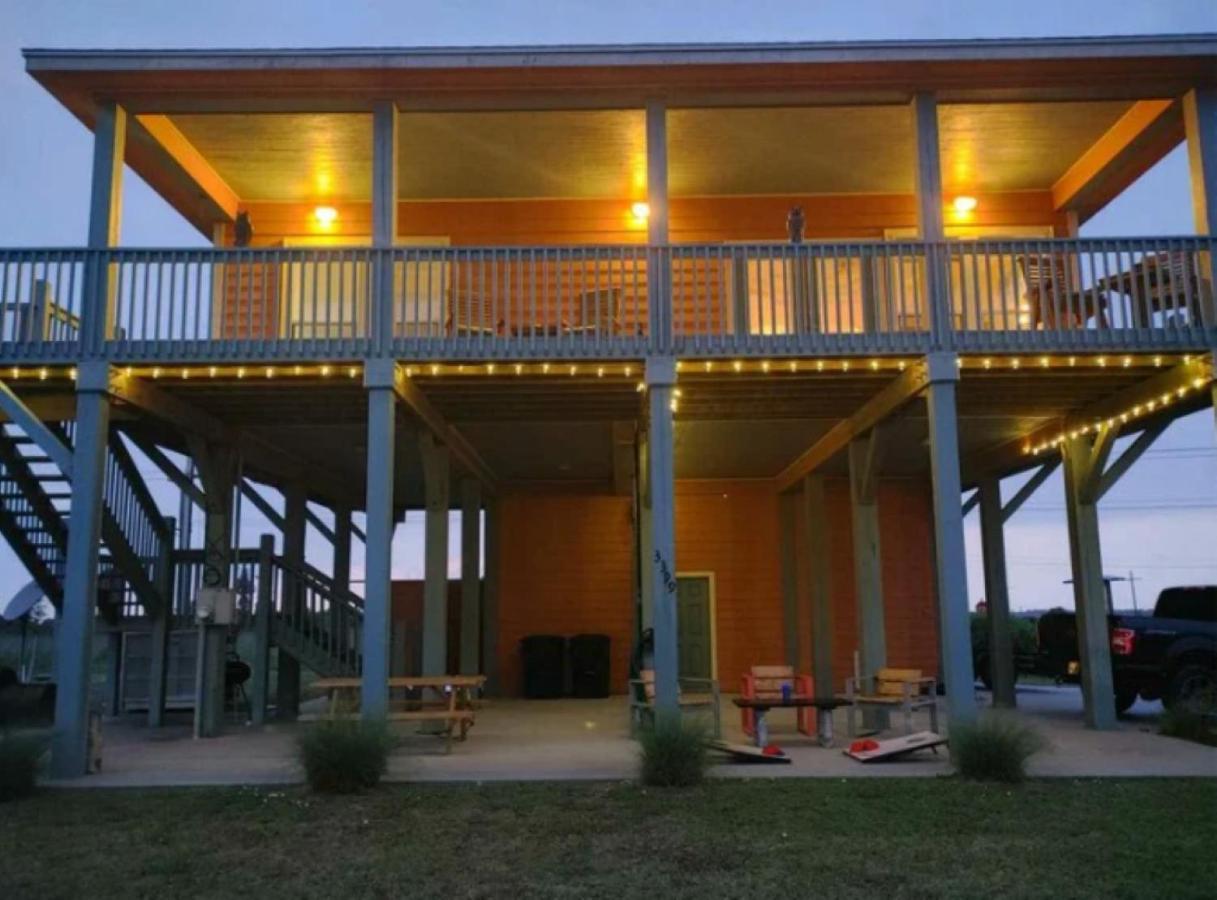 Fancy Nancy 2 Min Walk To Beach, Lyft, Pet-friendly Bolivar Peninsula