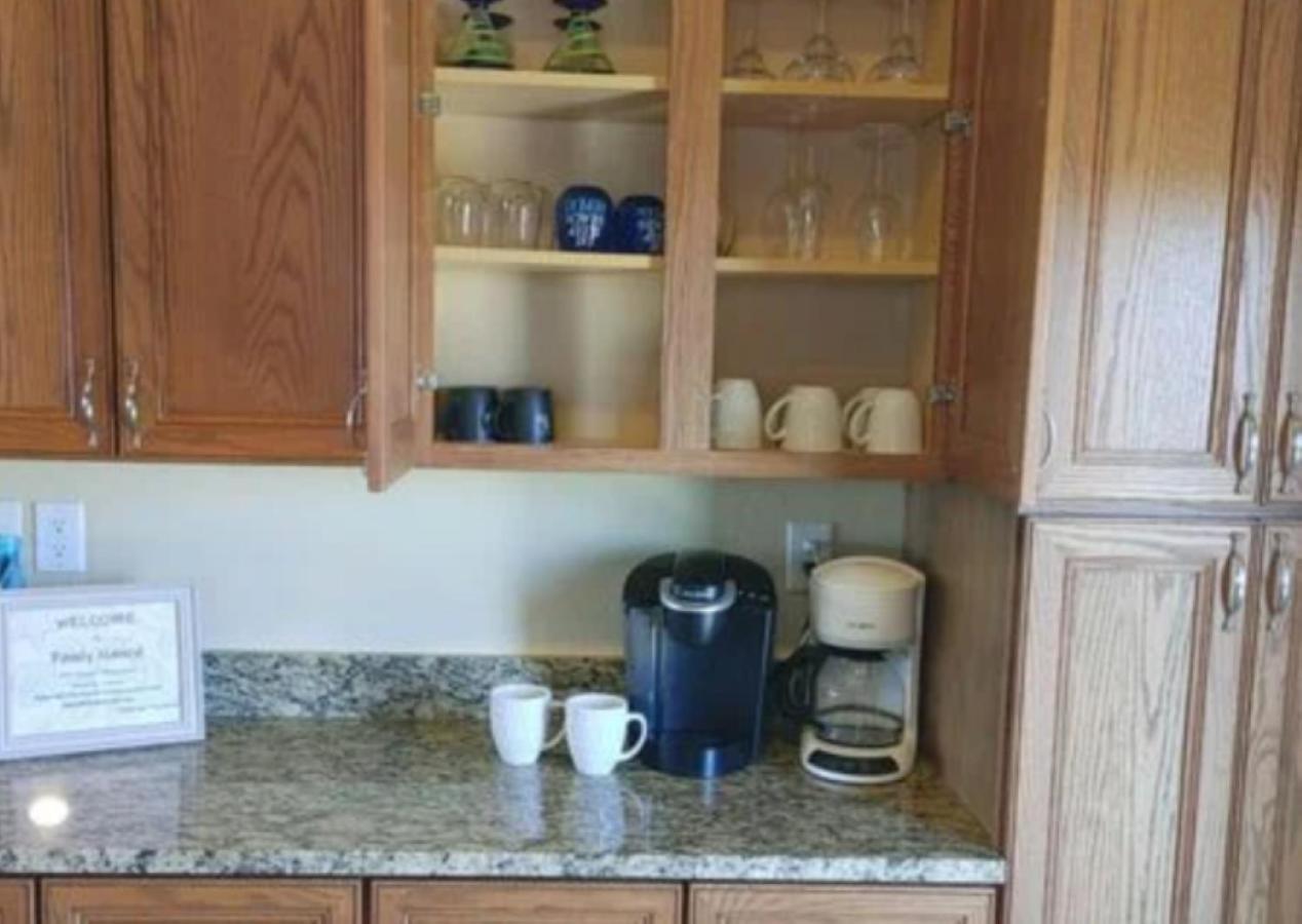 Fancy Nancy 2 Min Walk To Beach, Lyft, Pet-friendly * Bolivar Peninsula